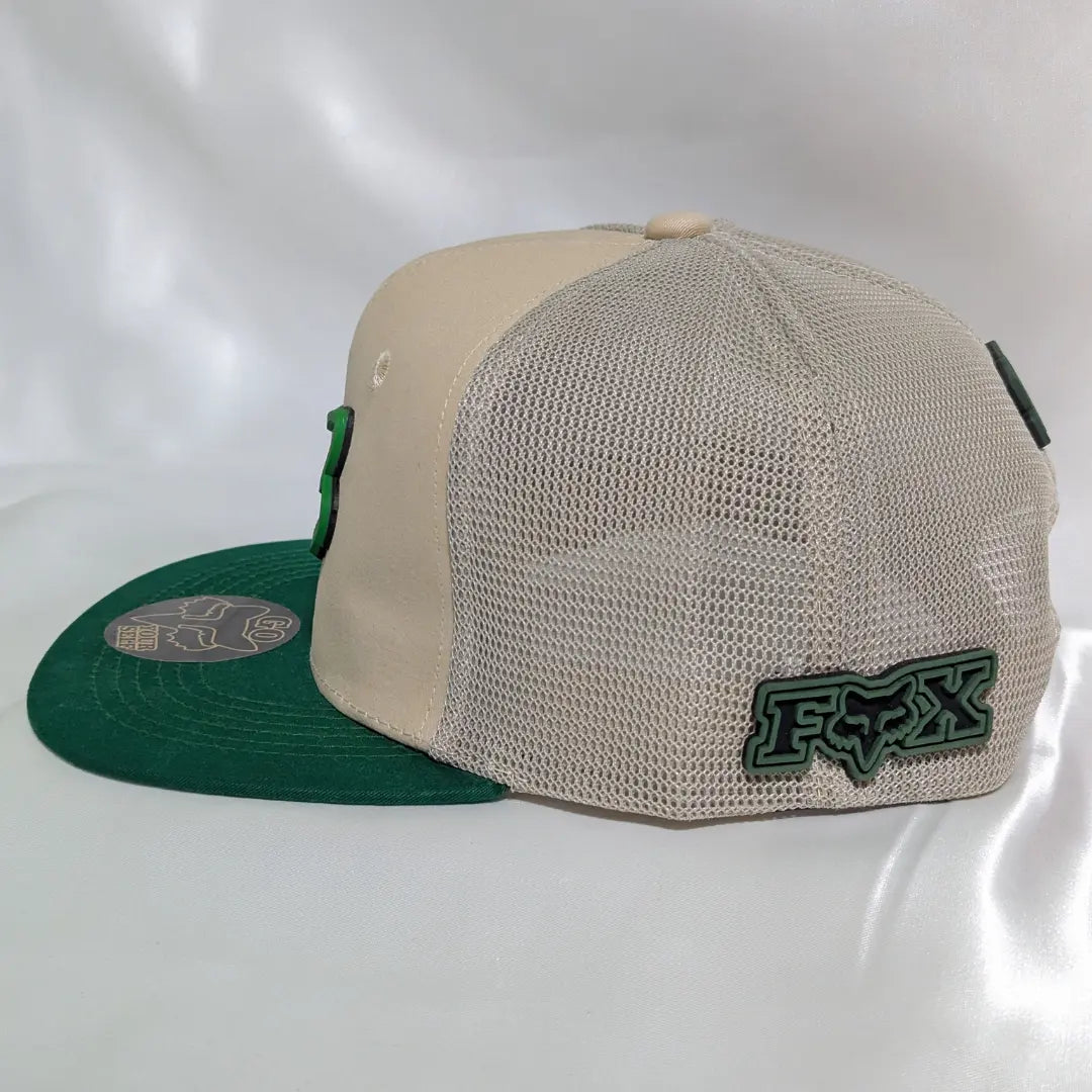 Gorra visera plana diseño Fox con malla y ajustable