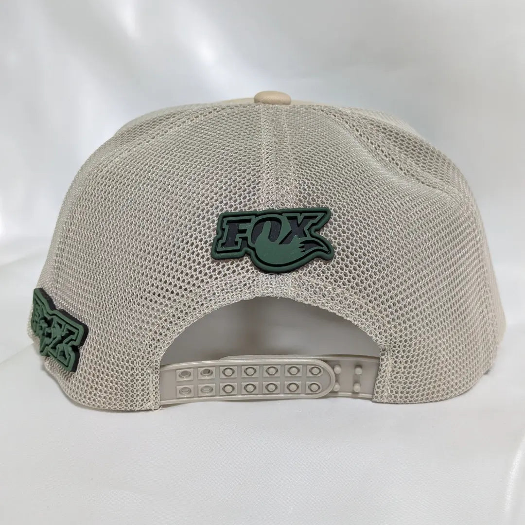 Gorra visera plana diseño Fox con malla y ajustable