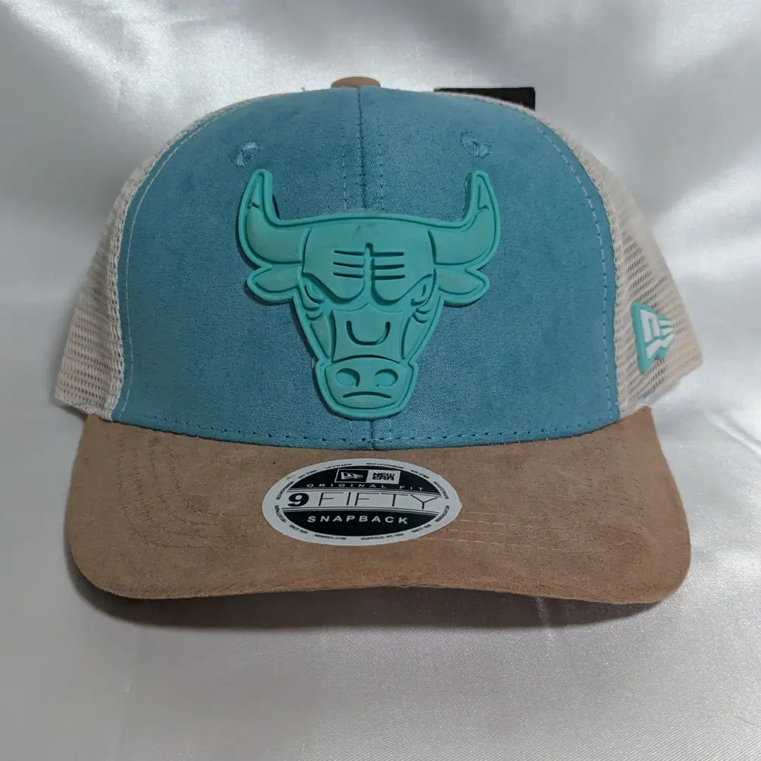 Gorra visera curva diseño NBA Chicago Bulls Bicolor con malla