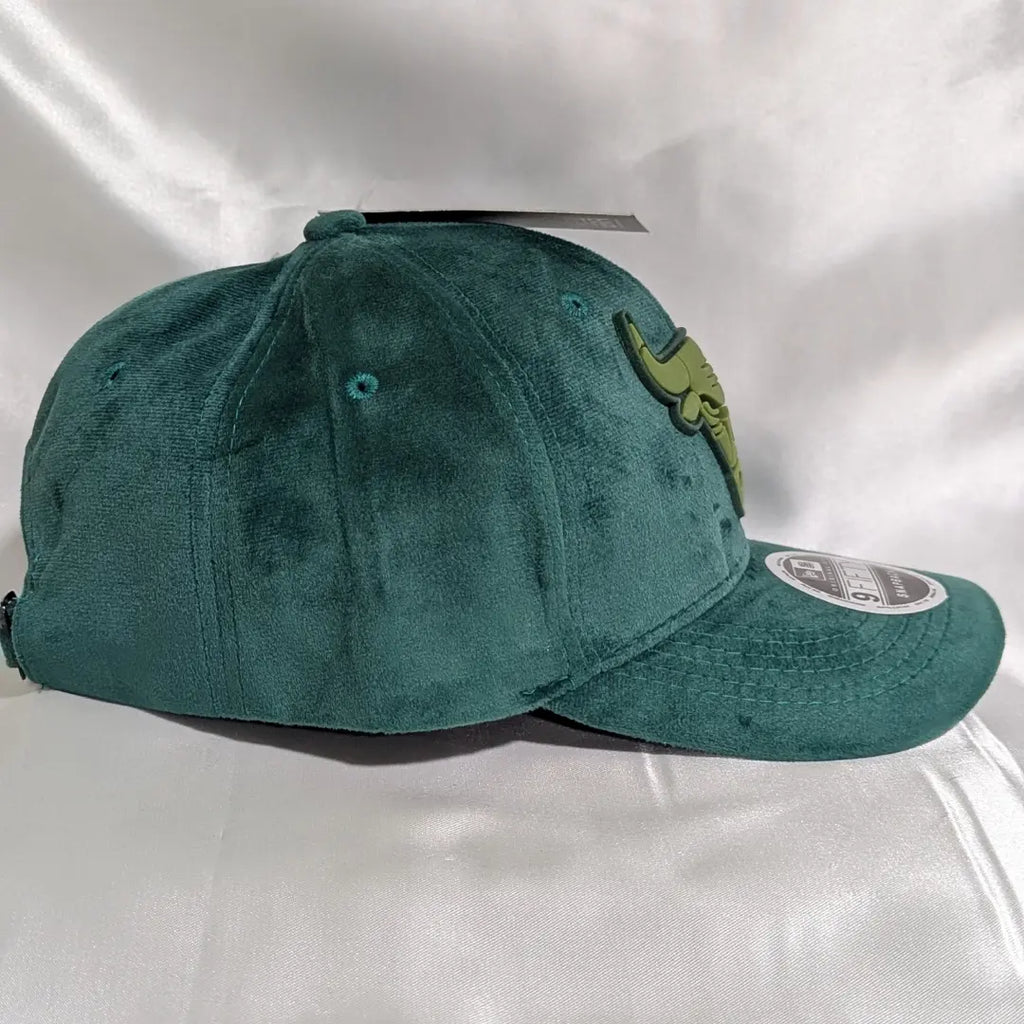 Gorra Chicago Bulls | NBA Clásico | Snapback Visera Curva Terciopelo Verde