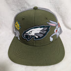 Gorra visera plana diseño NFL Philadelphia Eagles animado