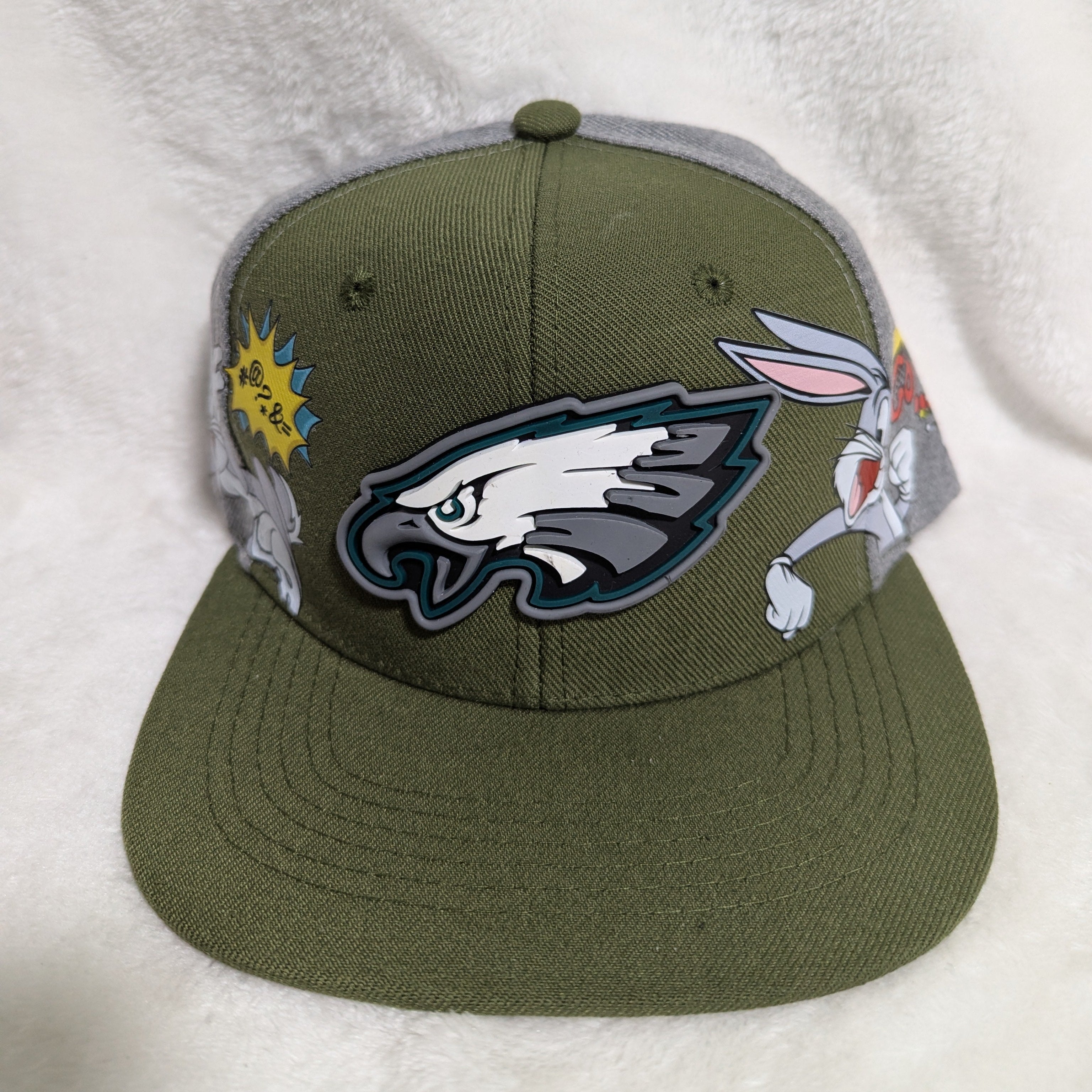 Gorra visera plana diseño NFL Philadelphia Eagles animado