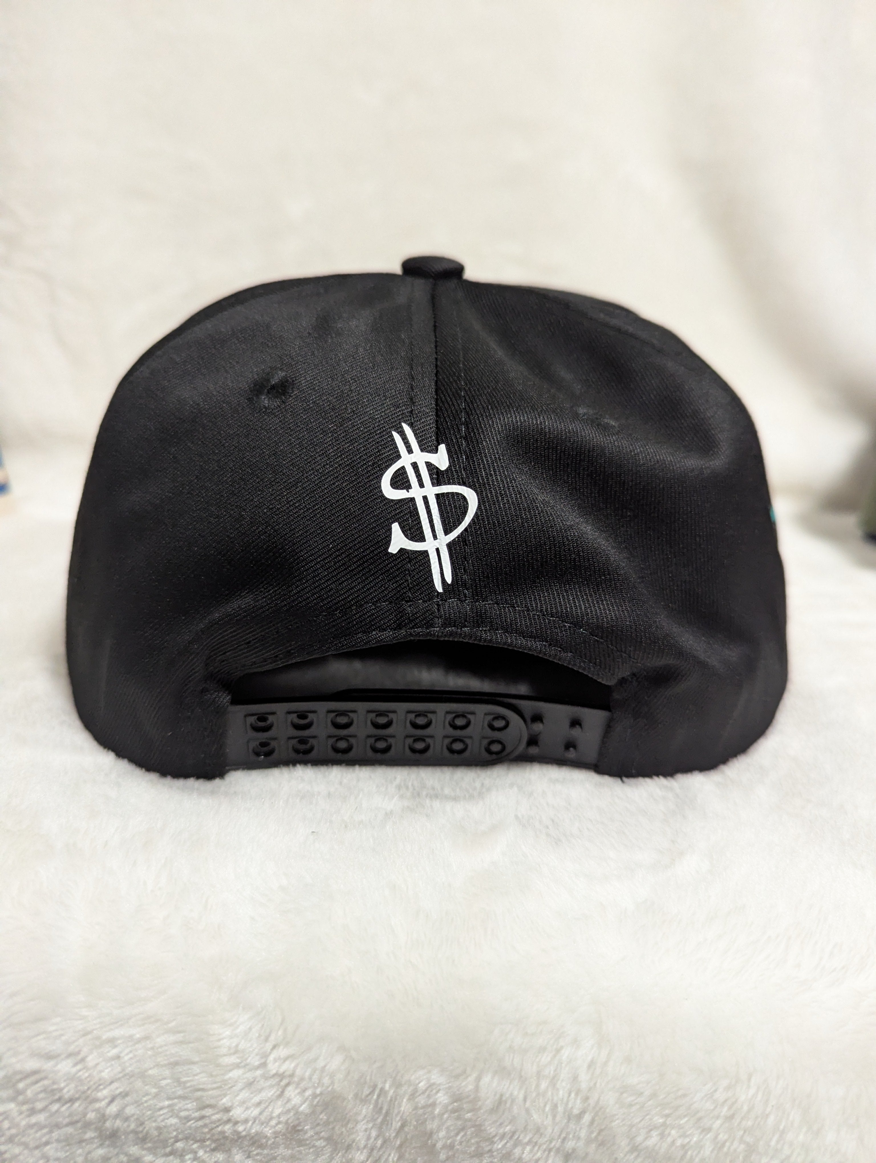 Gorra visera plana diseño MLB animado