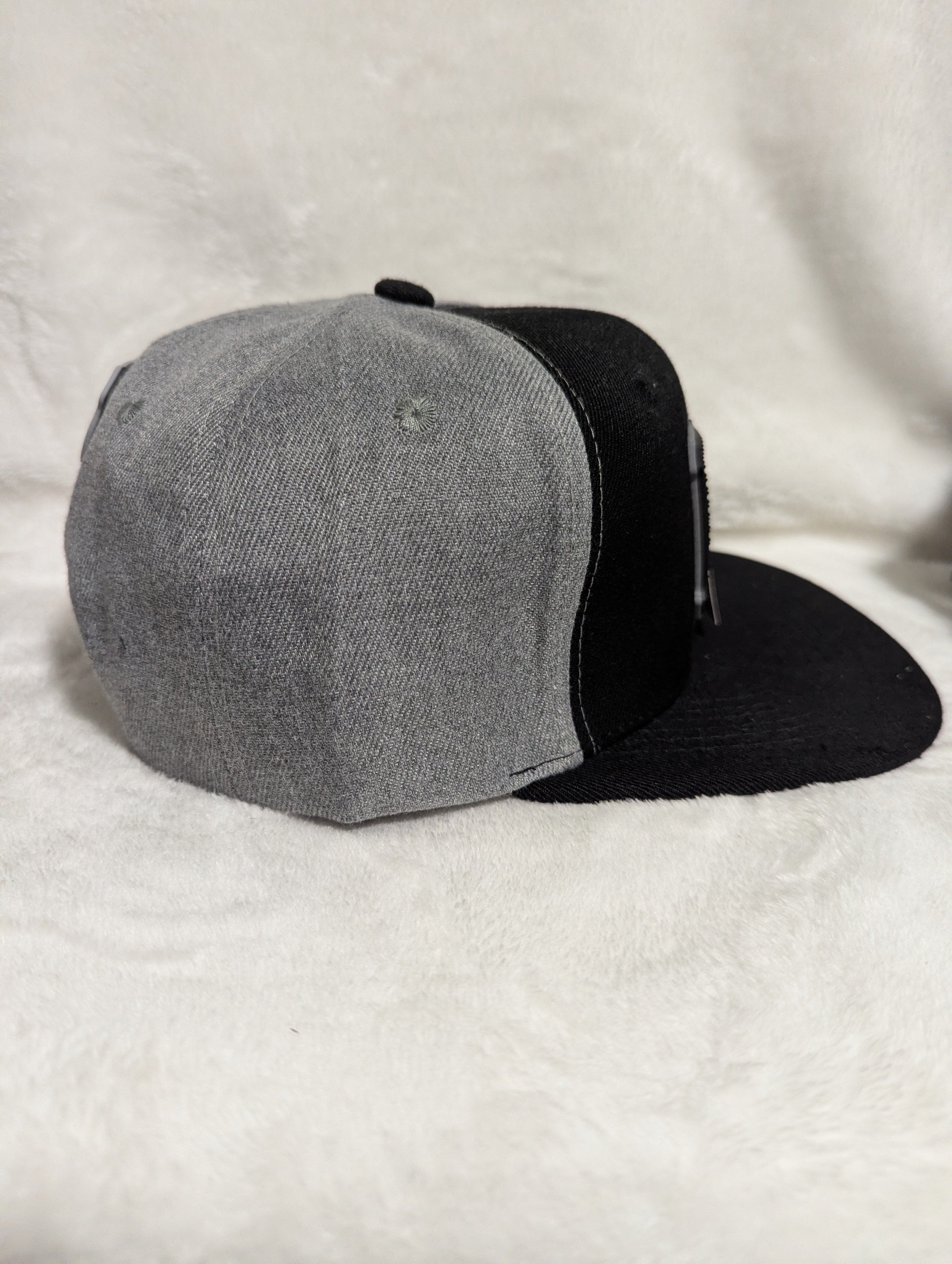 Gorra visera plana diseño bélica Doble P