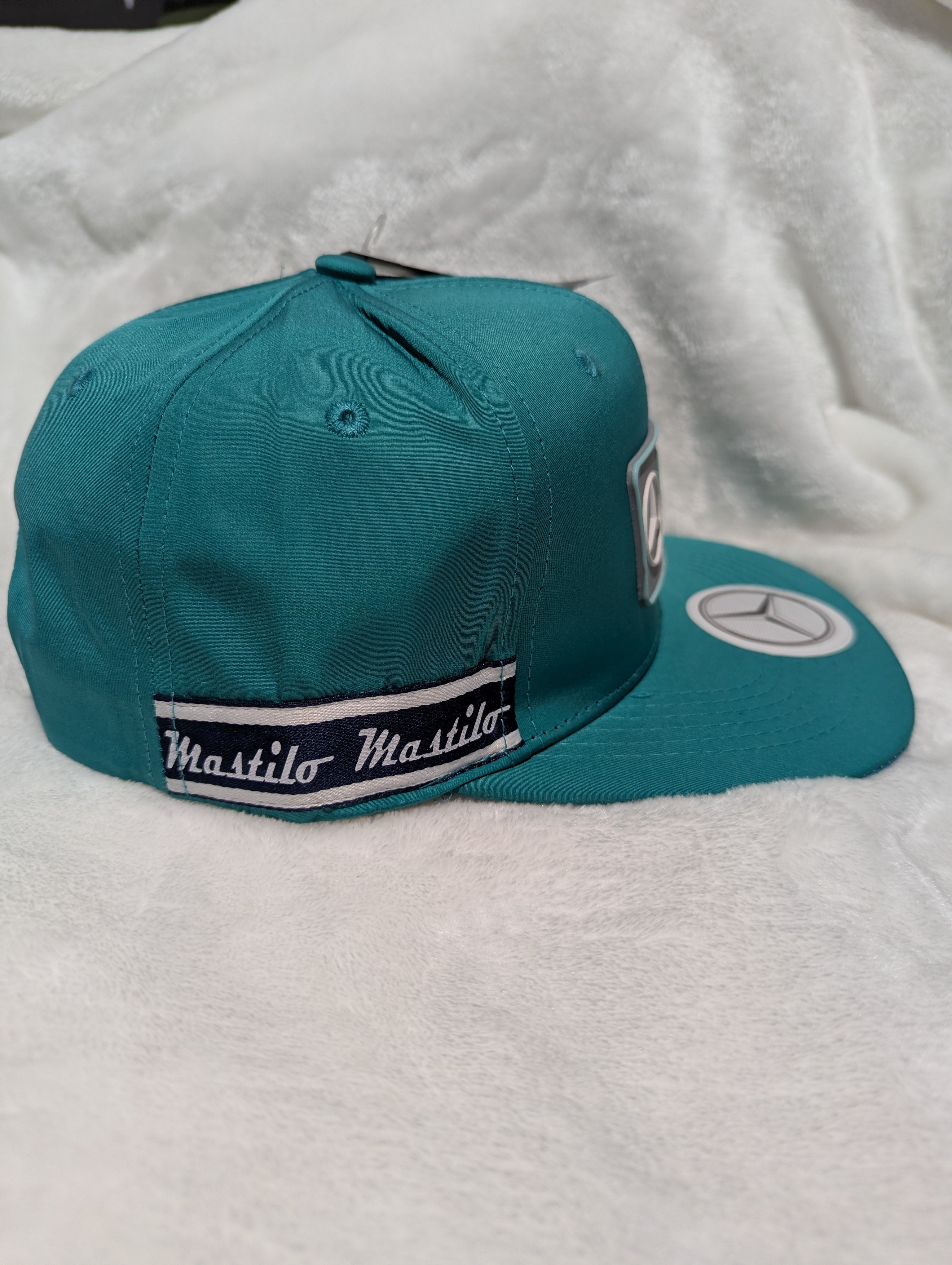 Gorra visera plana diseño Mercedes