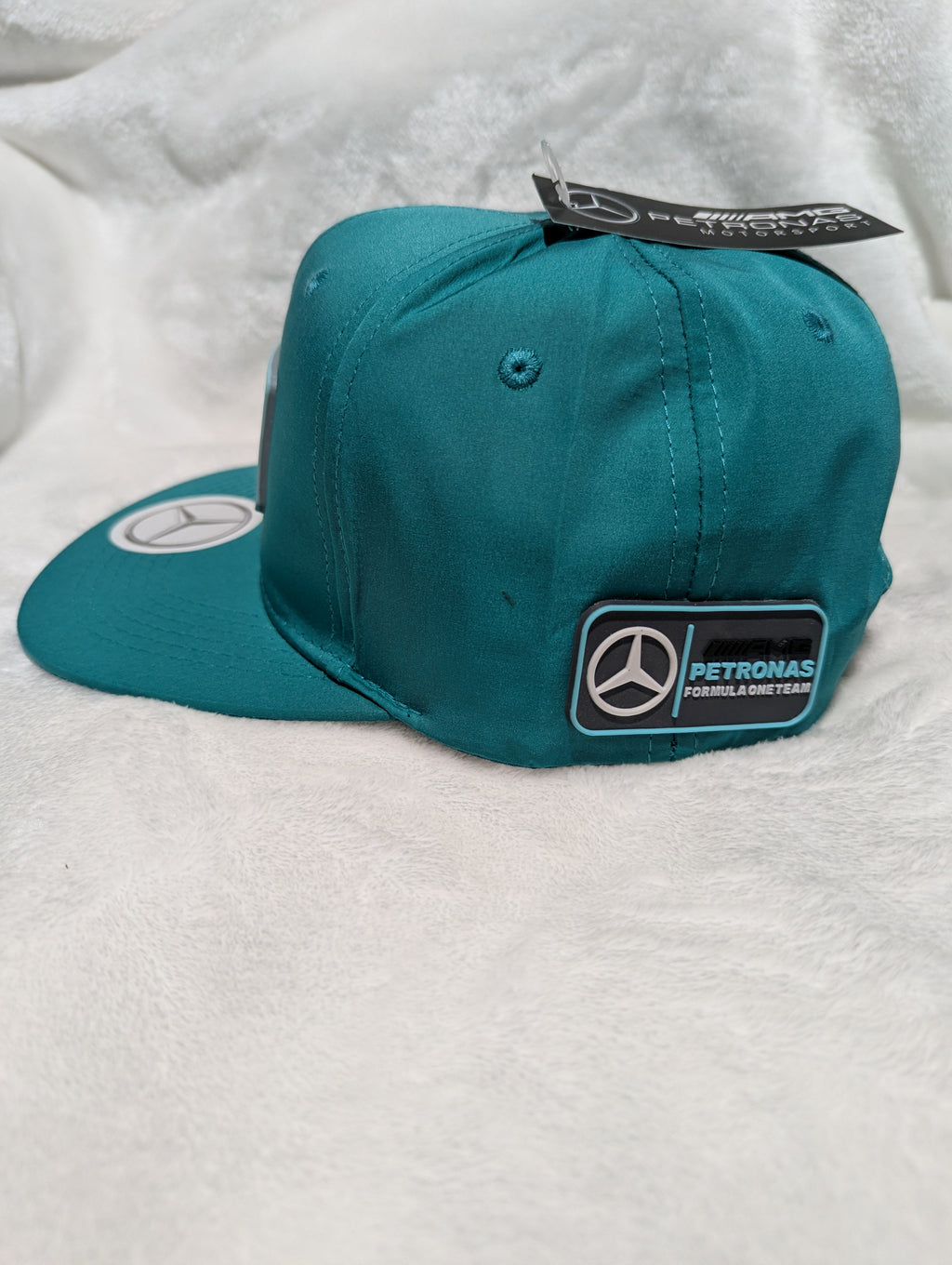 Gorra visera plana diseño Mercedes