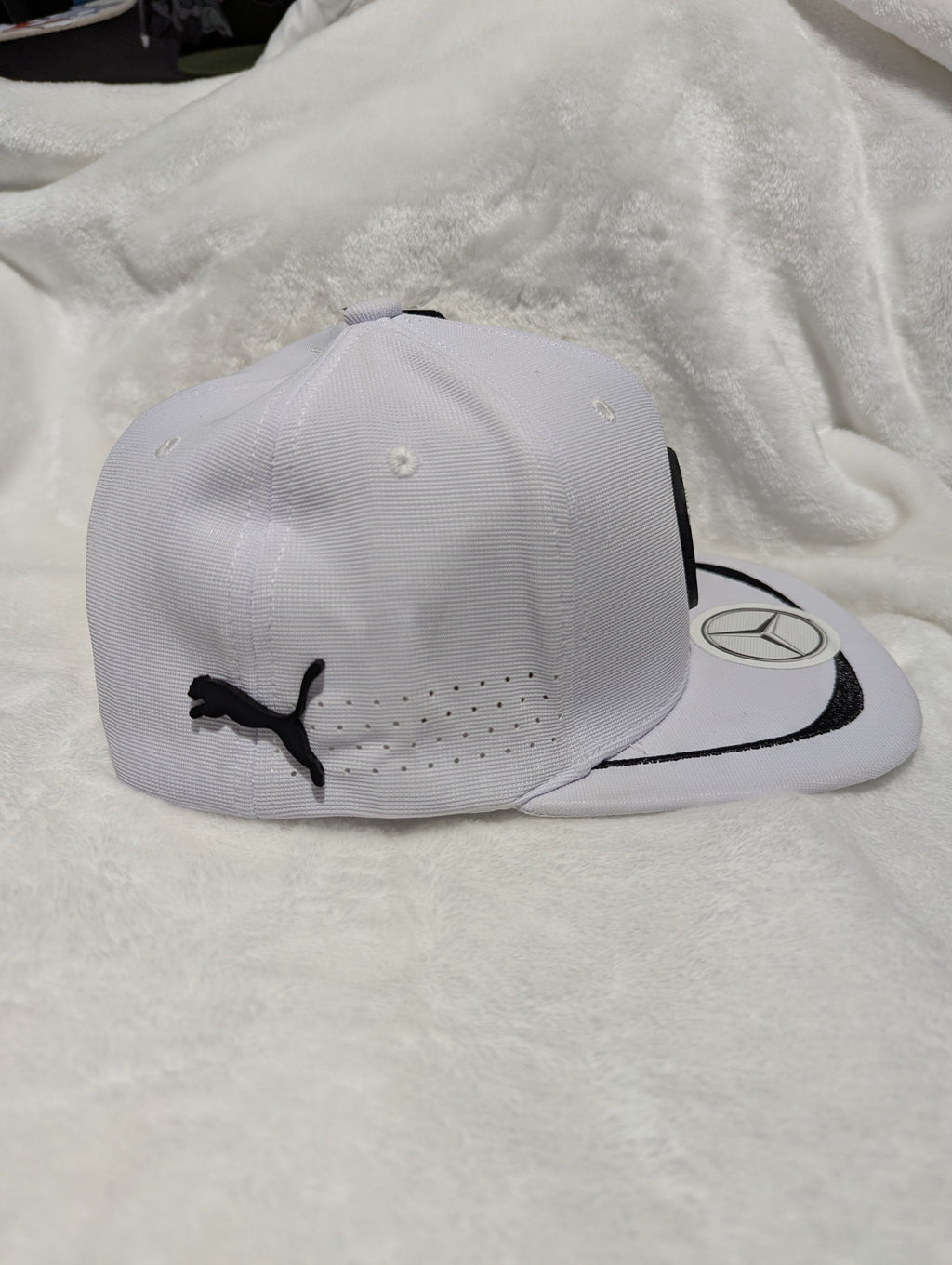 Gorra visera plana diseño Mercedes
