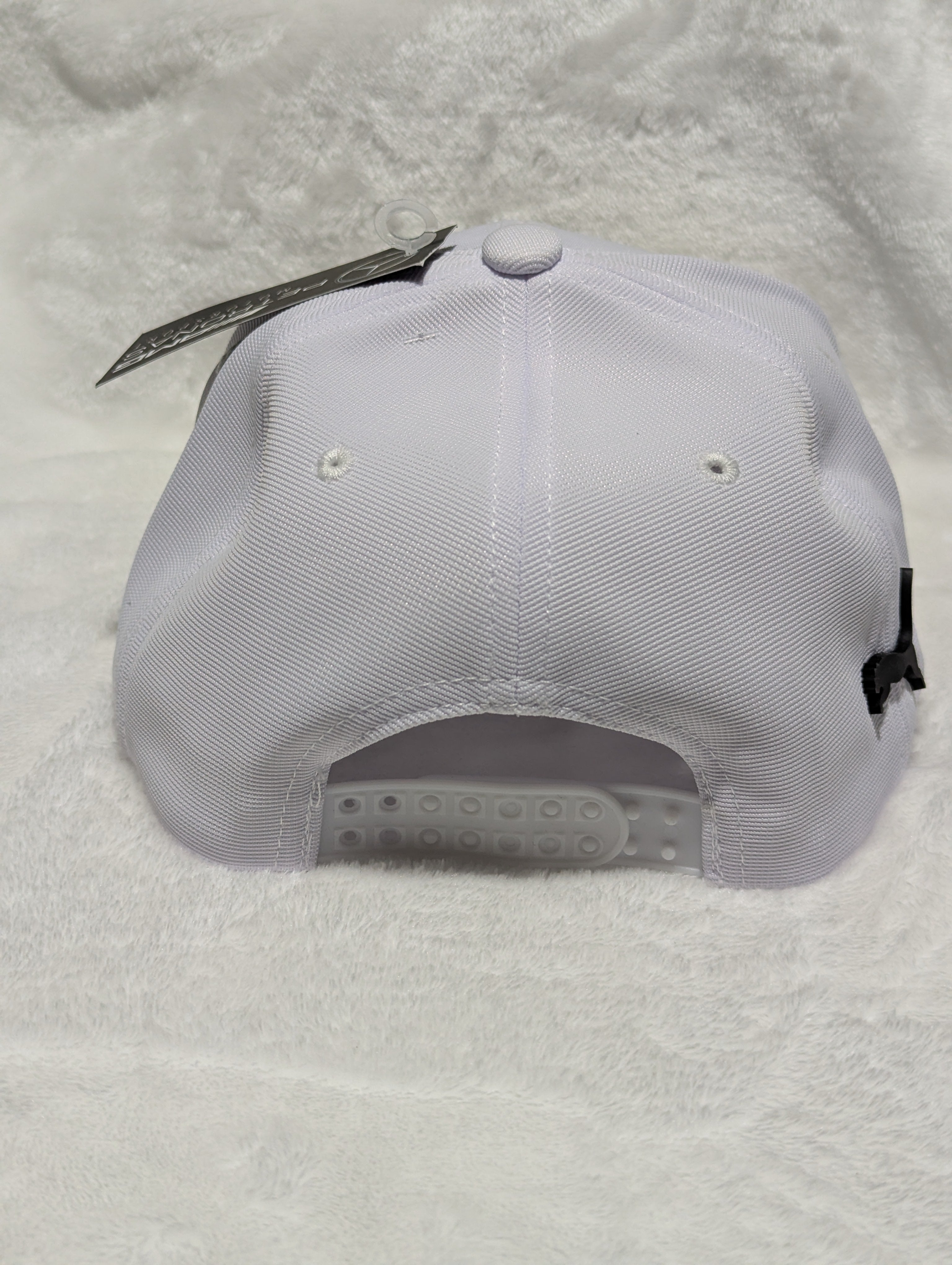 Gorra visera plana diseño Mercedes