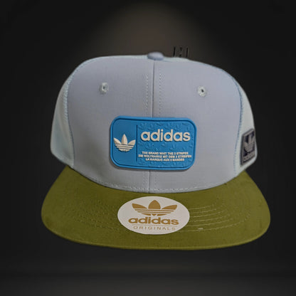 Gorra Adidas | Bicolor Urbano | Visera Plana Snapback