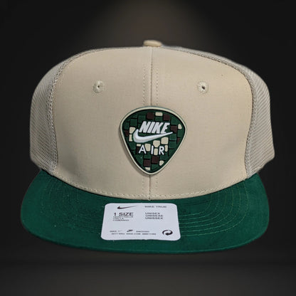Gorra Nike | Diseño con Malla | Visera Plana Snapback
