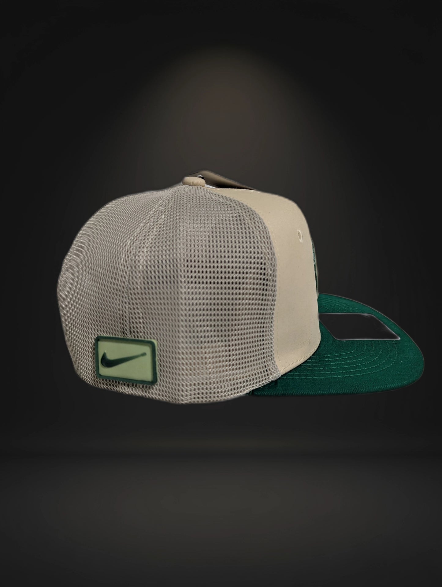 Gorra Nike | Diseño con Malla | Visera Plana Snapback