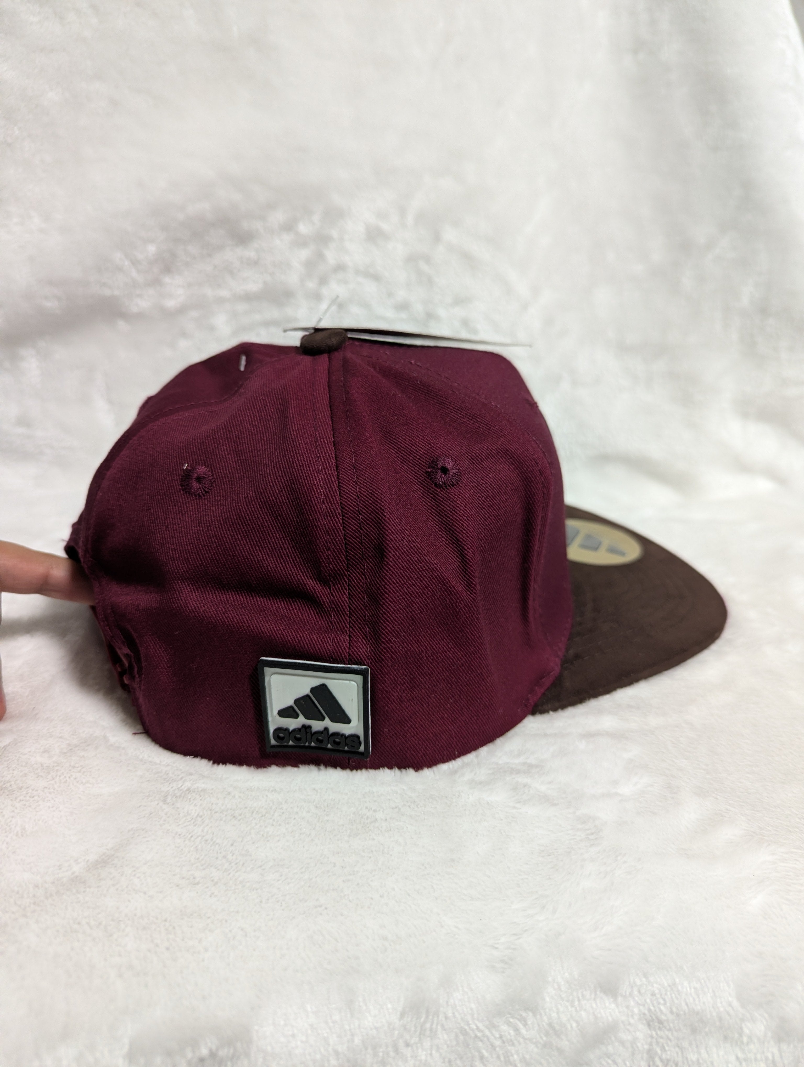 Gorra visera plana diseño Adidas