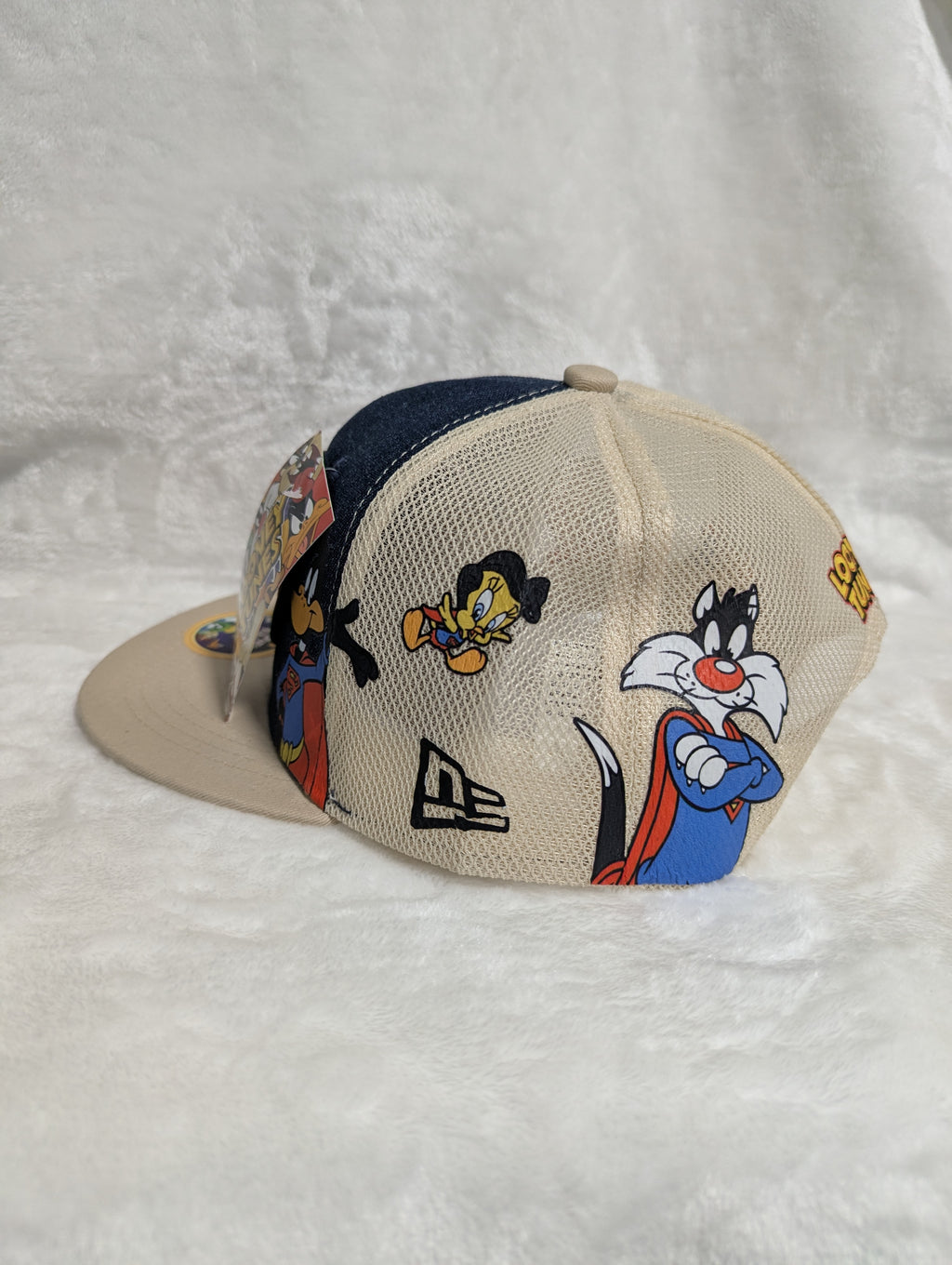 Gorra visera plana diseño WB Looney Tunes animado