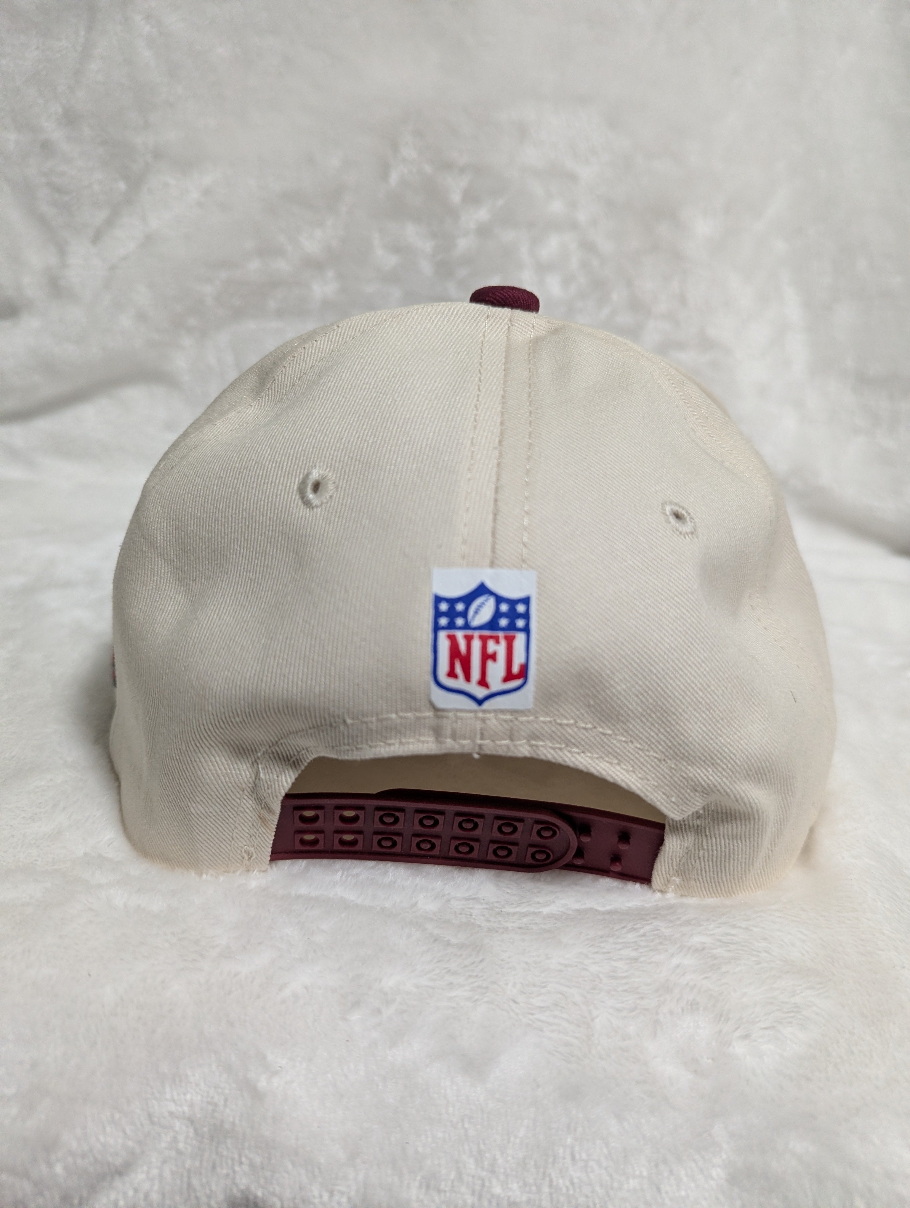 Gorra visera plana diseño NFL Washintong Commanders